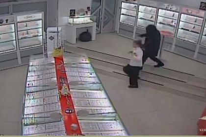 В Новосибирске задержан серийный налетчик на ювелирные магазины