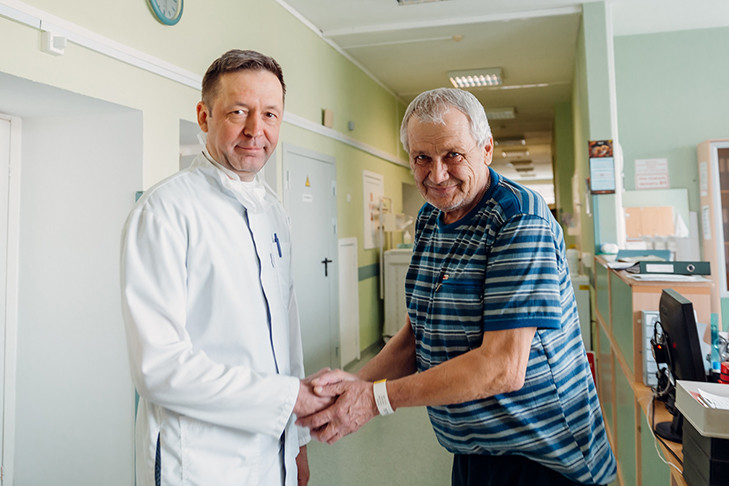 В Новосибирске хирурги спасли пациента с кровяной «гирей» на позвоночнике