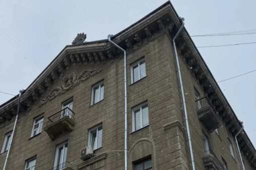 Дом с колосьями у кинотеатра «Победа» отремонтируют в Новосибирске