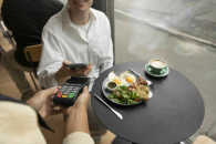 Рост чаевых в кафе и барах зафиксировали в феврале-марте