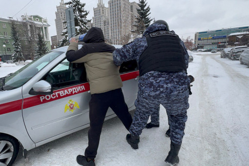 Житель Новосибирска не смог за три минуты вскрыть банкомат ВТБ
