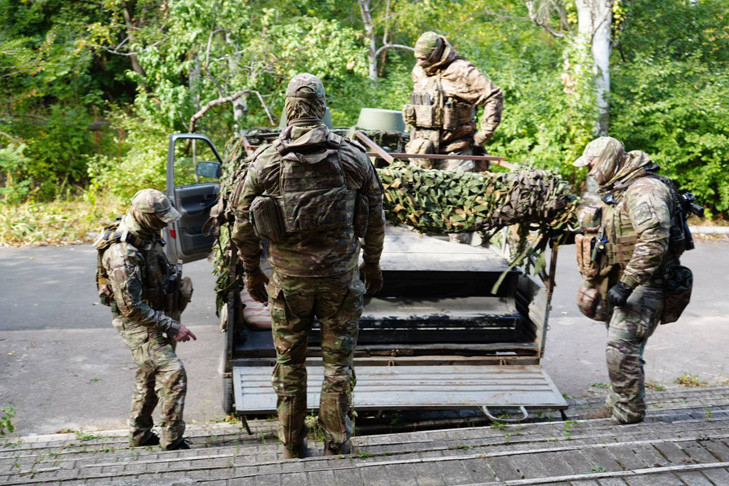 Замминистра культуры НСО Симонян помог спасти рояль из музея Прокофьева в ДНР