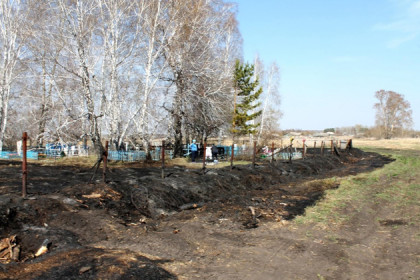 Старое кладбище сгорело под Баганом