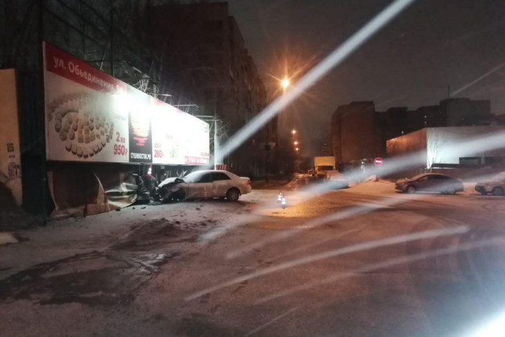 Пьяный водитель  отправил в больницу троих пассажиров в результате ДТП в Новосибирске