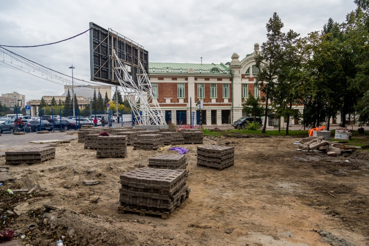 Мэр Новосибирска заявил об окончании реконструкции Первомайского сквера к концу октября-2023