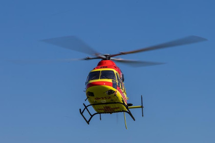 Выжившего младенца эвакуируют в Новосибирск после автокатастрофы на трассе К-17Р