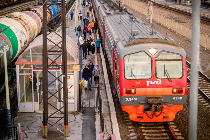 Поломка электрички «Новосибирск – Ложок» стала причиной сбоя жд транспорта