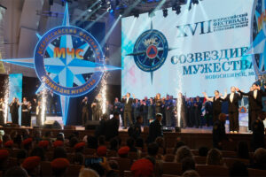 В Новосибирске наградили лучших спасателей России в честь 35-летия МЧС и Дня спасателя