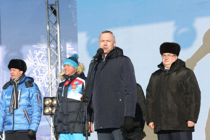 Андрей Травников пожелал честных побед механизаторам и доярам на сельских играх
