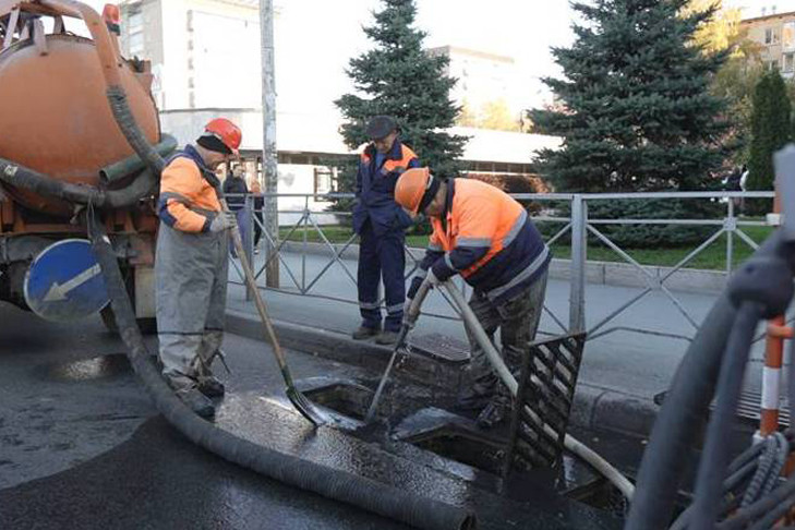 Ливневые канализации Новосибирска промоют за 15 млн рублей
