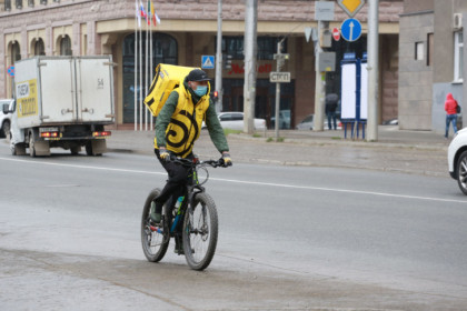 Курьеры рассказали о сказочных заработках в Новосибирске