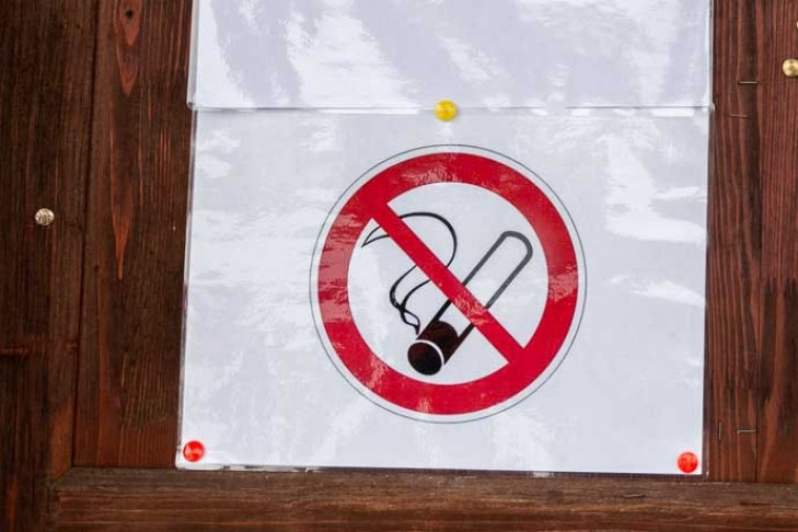 С 8 февраля вступают в силу поправки в закон об обороте сигарет и алкоголя