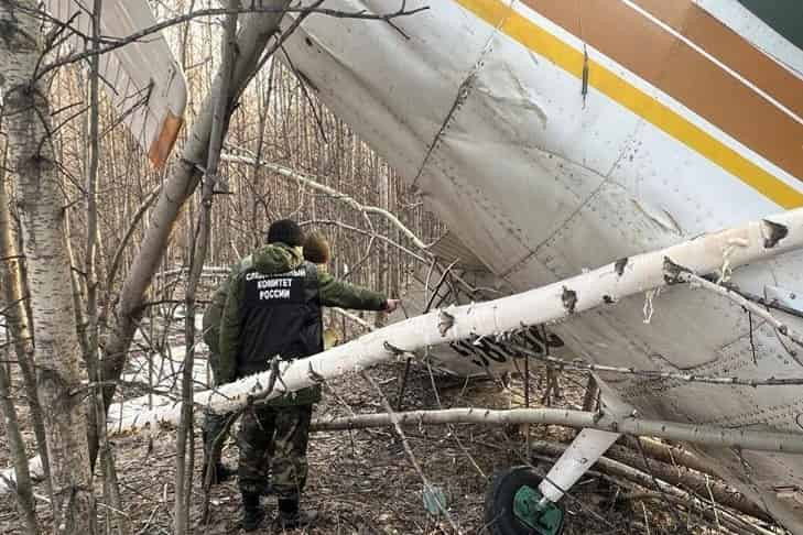 В Новосибирске опубликовано видео с места жесткой посадки самолета Cessna-172 М