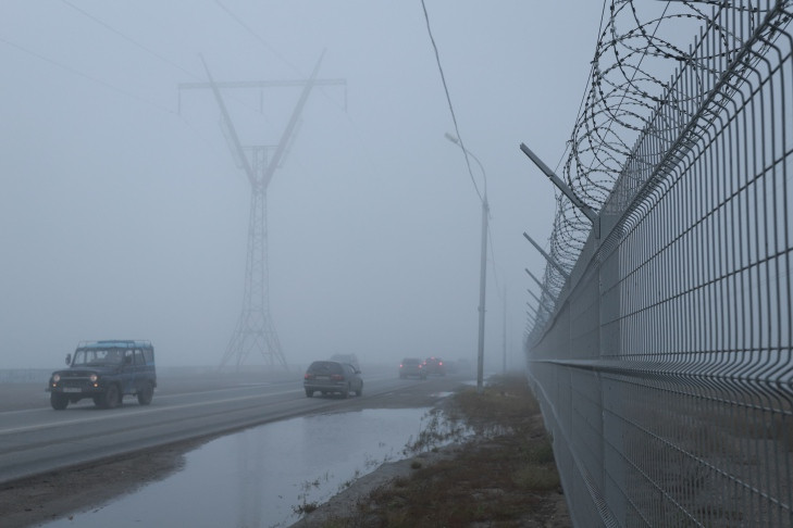 Движение на федеральных трассах Сибири перекрывают из-за тумана и дыма