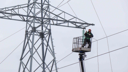 Губернатор поздравил новосибирских энергетиков с профессиональным праздником