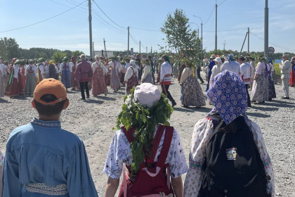 Троица 8 июня 2025: готовые поздравления, открытки, стихи