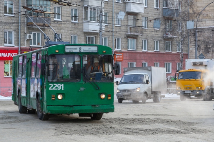 Новосибирские троллейбусы могут бить током из-за воздействия дорожных химреактивов