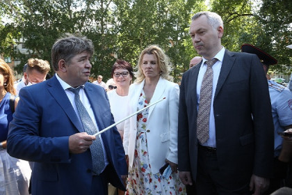 Комплексный подход в благоустройстве дворов показали губернатору в Бердске
