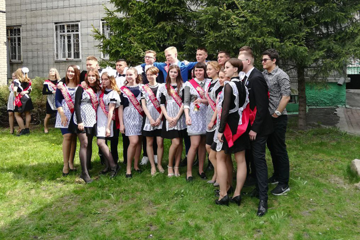 Авито Работа и Авито Услуги: Последний звонок оживил рынок кондитеров и флористов