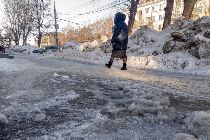 Пенсионерка в Новосибирске получит 70 тысяч за перелом из-за гололеда