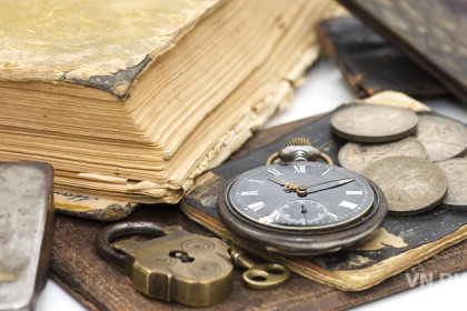 Старинные монеты подменили в «Антикварной лавке» Академгородка 