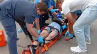 В Новосибирске спасатель помог женщине, упавшей под электричку