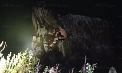 Турист из Новосибирска сорвался со скалы на Алтае