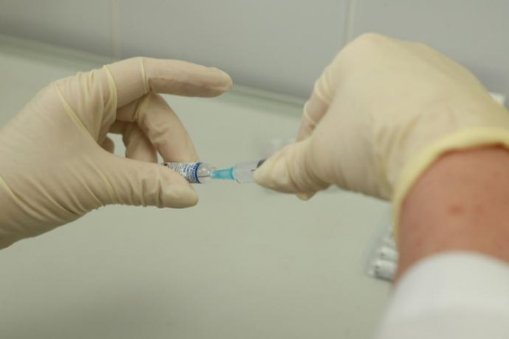 Партию вакцины «ЭпиВакКорона» от COVID-19 получили в Новосибирске