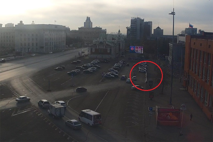 Улицу Ленина перекрыли в Новосибирске для подготовки к Новому году-2023