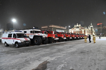 В День спасателя губернатор Новосибирской области вручил награды лучшим сотрудникам МЧС