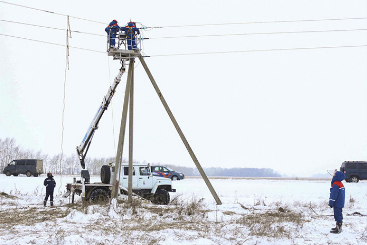 АО «РЭС» значительно повысило надежность электроснабжения потребителей в поселке Молот