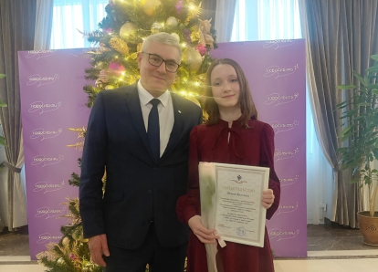 Юная солистка из города Оби стала стипендиаткой губернатора Новосибирской области