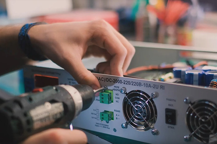 «Хотим эволюции, а не революции»: производитель промышленных систем электропитания внедрит бережливые технологии