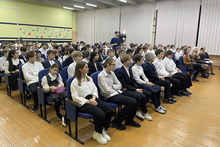 В Новосибирске школьников научили, как не попасться на цифровой «крючок»