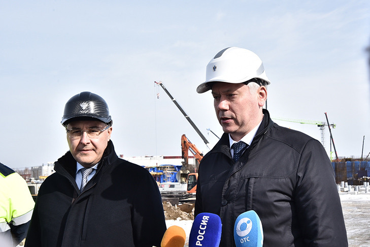 Глава Минобрнауки РФ Валерий Фальков и губернатор Андрей Травников посетили строительную площадку СКИФа