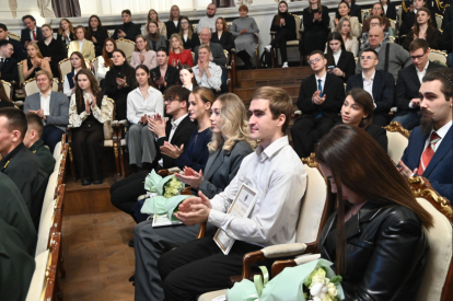 Новосибирской молодежи вручили губернаторские стипендии