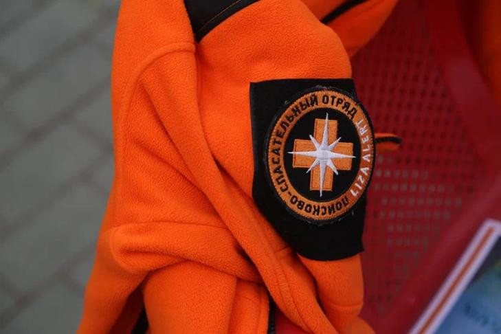 Немую школьницу в оранжевой кофте третий день ищут в Бердске