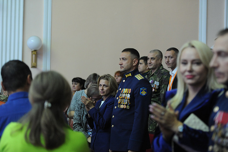 Участники проекта «Герои НовоСибири» поздравили фольклорный ансамбль «Рождество» с 30-летием