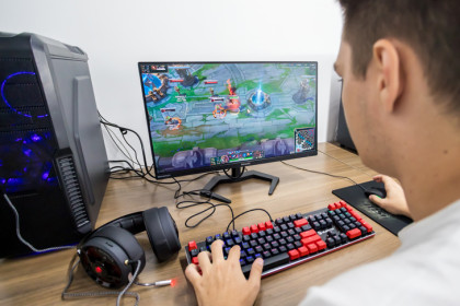 Из-за игры Dota 2 подрались влюбленные геймеры в Новосибирске