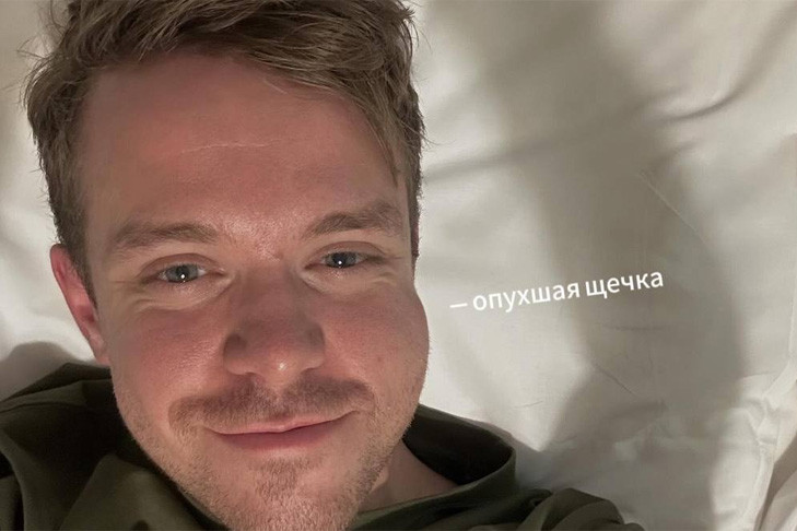 Музыканта Дениса Стельмаха ударили по лицу за отказ дать покурить в Новосибирске