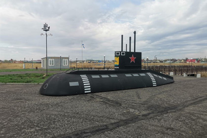 Подводная лодка всплыла в парке Карасука под Новосибирском