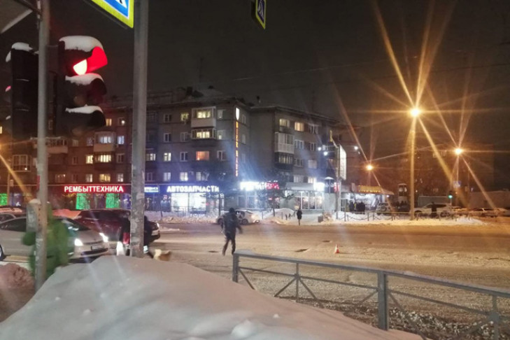 Водитель кроссовера сбил подростка на улице Танковая в Новосибирске