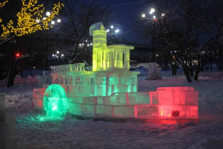 Ледовый городок с 30 декабря 2022 года заработал на набережной Новосибирска