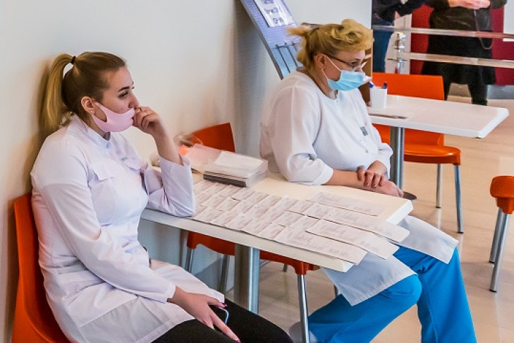 Ректоры вузов Новосибирска одобрили обязательную вакцинацию студентов