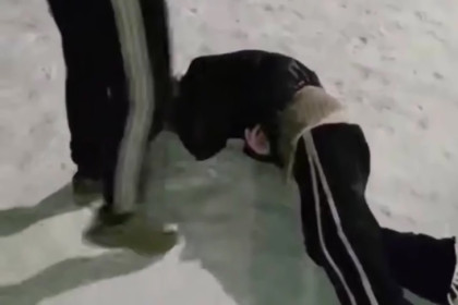 Подростки жестоко избили девушку-инвалида в Междуреченске