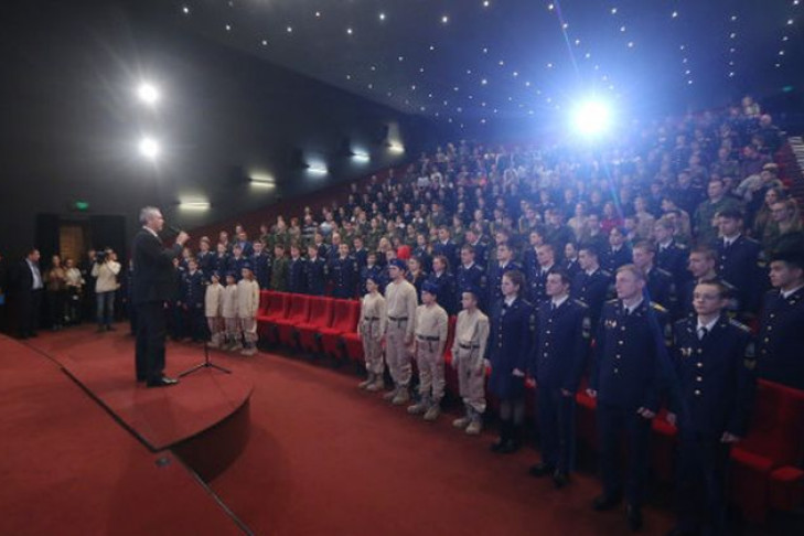 Андрей Травников встретился с кадетами и курсантами военно-патриотических клубов