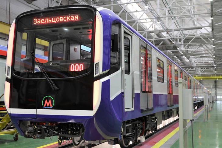 Первый поезд «Ермак» для метро Новосибирска отправился в город