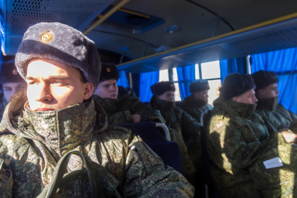 Первых призывников из Новосибирской области отправили к месту несения службы