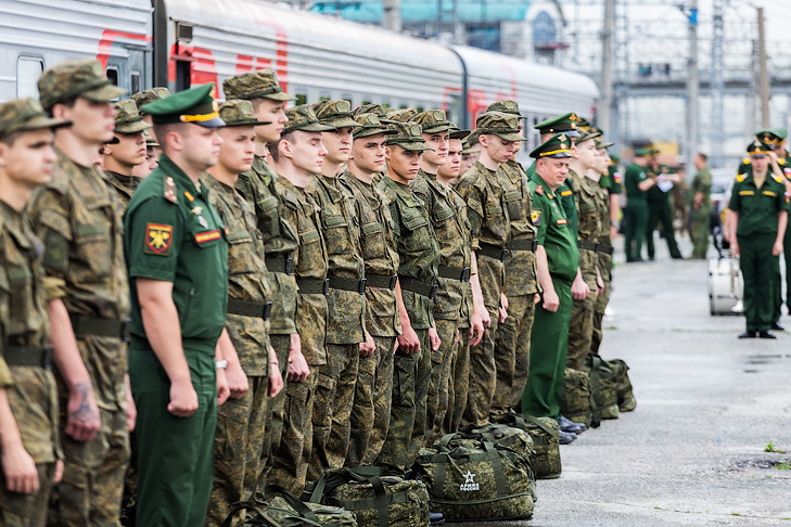 Эшелон с первыми срочниками выехал в Подмосковье из Новосибирска