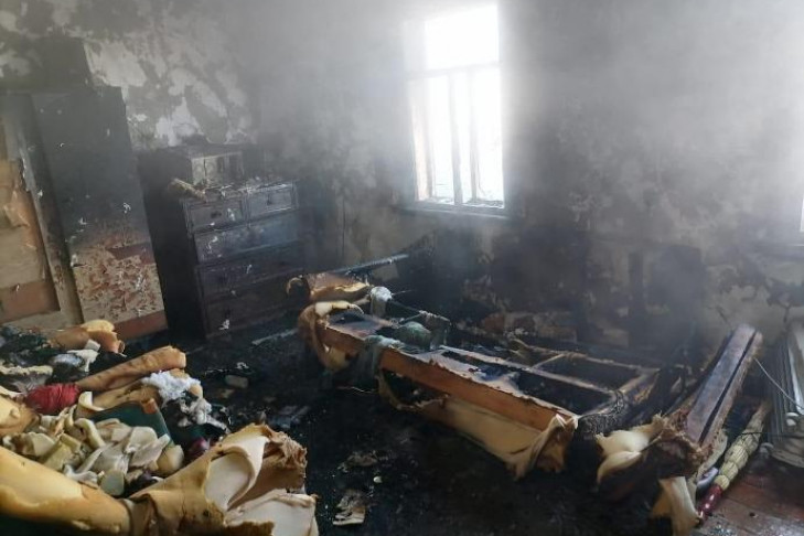 Родителей сгоревших в сарае под Новосибирском детей отпустили на свободу